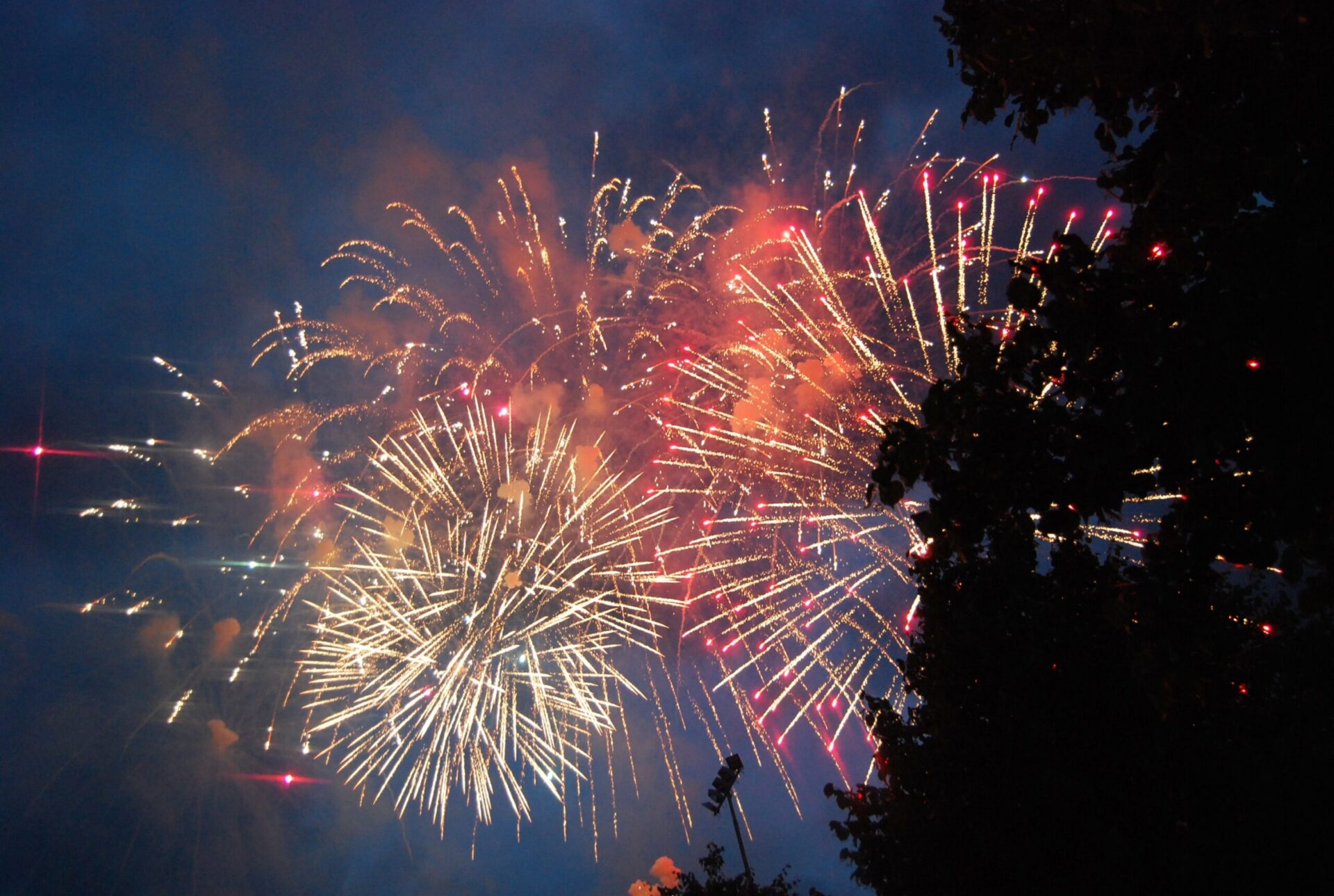 1104949_72691281.jpg Picture of fireworks
